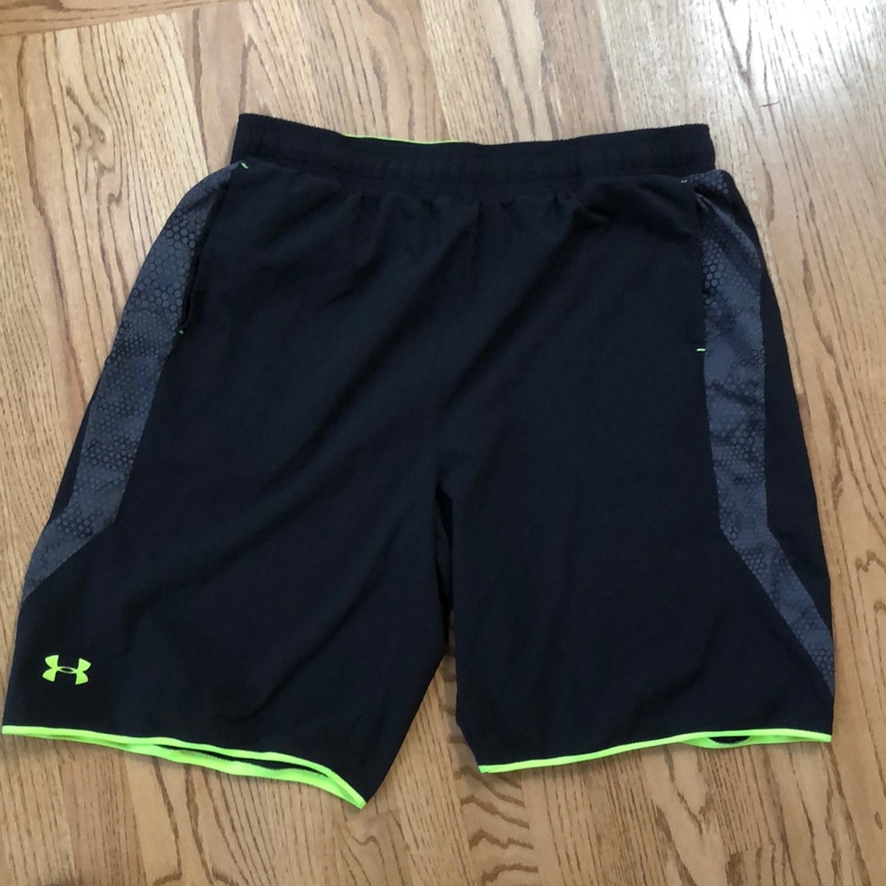 Men’s XXL Under Armour shorts Black/neon green